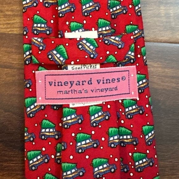 VINEYARD VINES Red Silk Tie With Christmas Tree on Truck Pattern - Picture 2 of 9